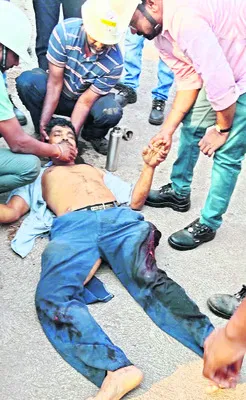 నిలిచిన సింగరేణి స్కూల్‌ బస్సులు