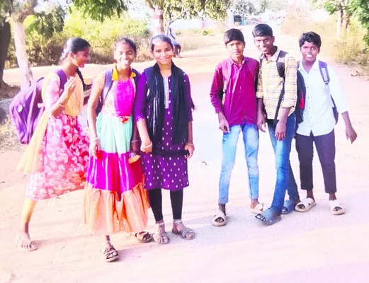 జోగుళాంబ గద్వాల : 9 పల్లెలు 
