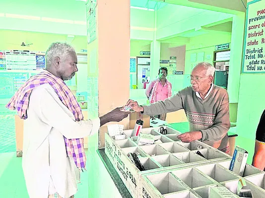 రోగులకు నాగులే గతి 