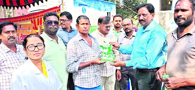 పశువైద్య శిబిరాలతో రైతులకు ప్రయోజనం 