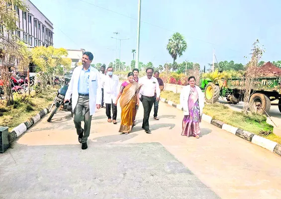 ప్రభుత్వ ఆస్పత్రి, మెడికల్‌ కళాశాల తనిఖీ 