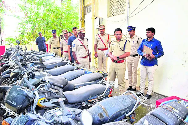 బాధితులకు భరోసా కల్పించాలి