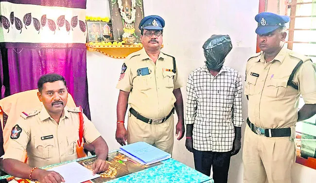 చోరీ కేసులో నిందితుడి అరెస్టు 