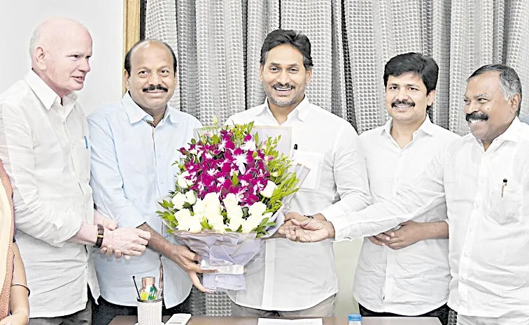 YS Jagan Directions To MPs In YSRCP Parliamentary Party Meeting
