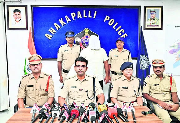 ప్రభుత్వ ఉద్యోగం పేరుతో మోసం 