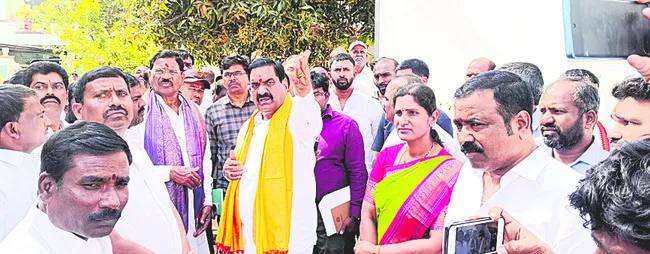 విద్యుత్‌ వైర్లు సరిచేయండి 