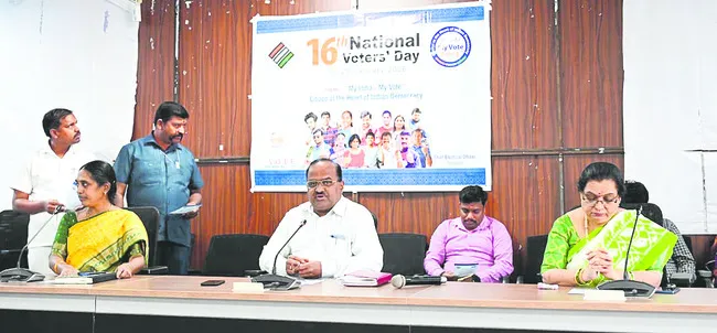 నిర్భయంగా ఓటు హక్కు వినియోగించుకోవాలి 