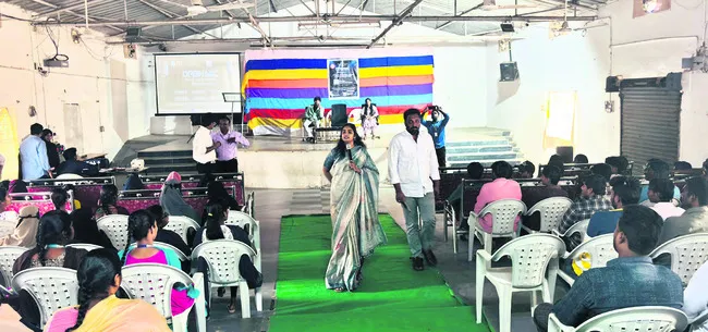 ఉద్యోగాలు కల్పించే స్థాయికి ఎదగాలి 