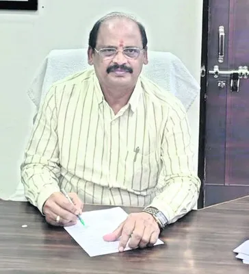 బాధ్యతలు స్వీకరించిన  కొత్త కమిషనర్‌ 
