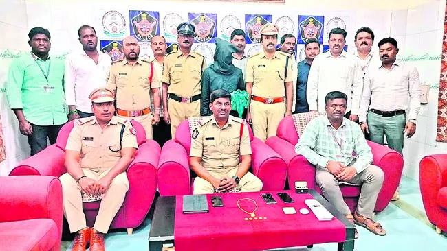 అంతర్రాష్ట్ర సైబర్‌ నేరగాడి అరెస్టు 