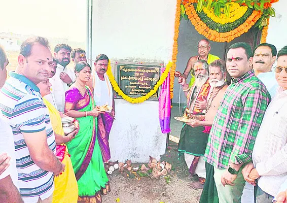 ఆధ్యాత్మిక సేవలో   అయ్యప్పక్షేత్రం
