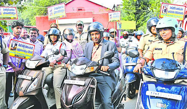 హెల్మెట్‌.. ప్రాణానికి కవచం లాంటిది 