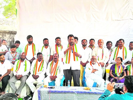 బల్దియాల్లో కాంగ్రెస్‌ జెండా ఎగరాలి