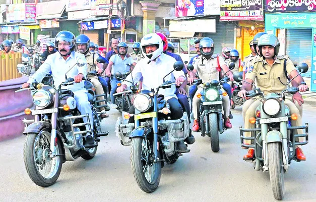 రోడ్డు భద్రత ప్రతీ ఒక్కరి బాధ్యత