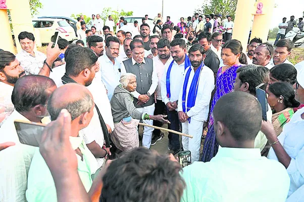 దళితులను వేధించొద్దు 