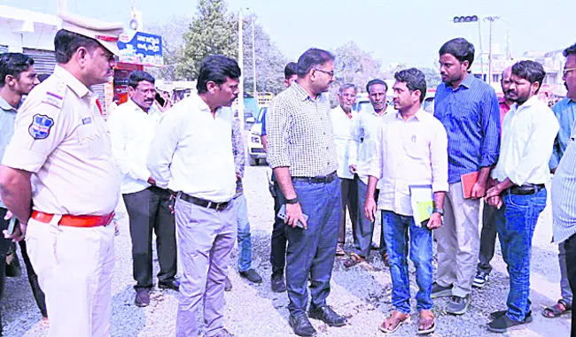 సజావుగా రహదారుల విస్తరణ