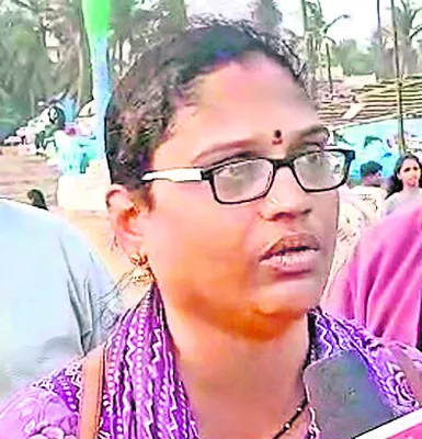 ఒక బల్బు బిల్లు కోసం రూ.7 వేలు అడుగుతున్నారు 
