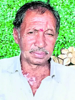 తల్లి మరణం తట్టుకోలేక..
