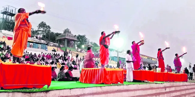 భద్రగిరిలో భక్తుల సందడి