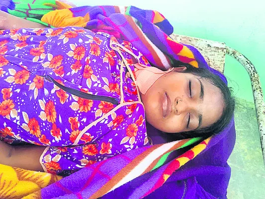 ఆత్మహత్యకు యత్నించిన వివాహిత మృతి
