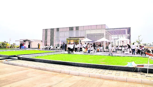 కొత్త నగరాన్ని తలపించేలా ‘సెంట్రల్‌ వరల్డ్‌’ 