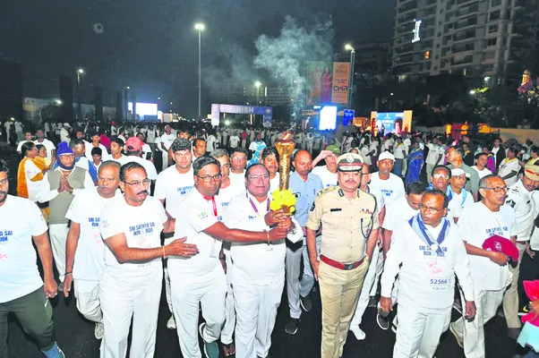 ప్రేమ, స్నేహం, సేవతోనే సమాజ హితం 