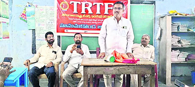 సమాన పనికి సమాన వేతనం ఇవ్వాలి