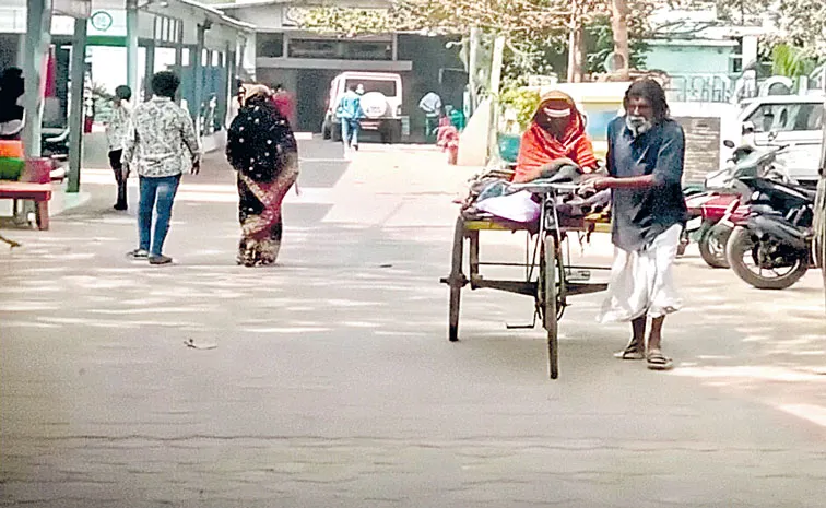 75 Years old pedals paralysed wife 300 km on rickshaw for treatment