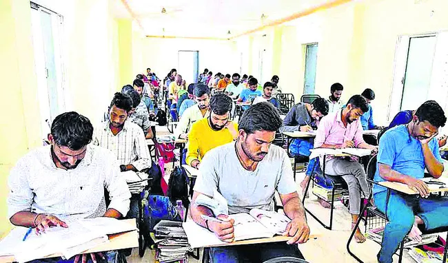 అకాడమ్మీలు!