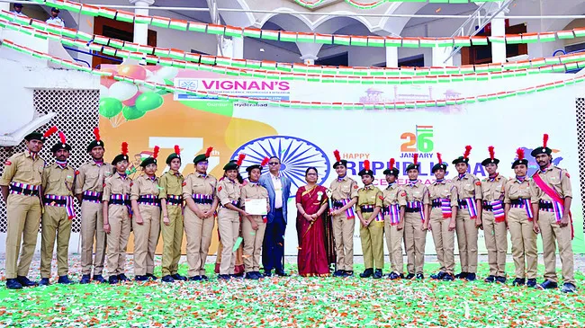 విద్యార్థులపైనే దేశ భవిష్యత్‌