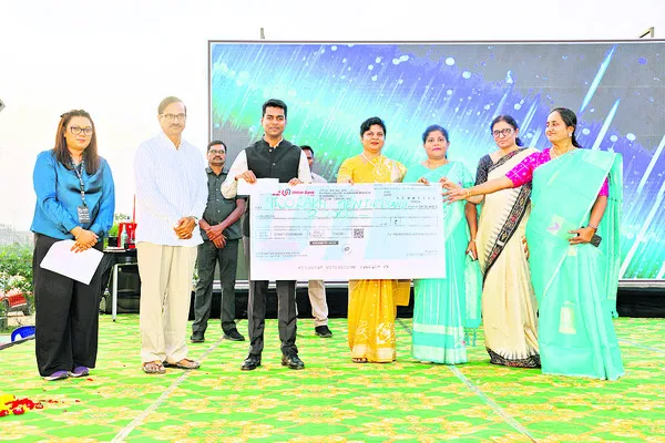 సైనిక సంక్షేమ నిధికి ‘సెడార్‌ వ్యాలీ’ రూ.2లక్షల విరాళం