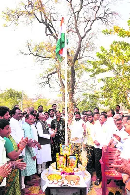 దేశాభివృద్ధికి ప్రతీ పౌరుడు బాధ్యత వహించాలి