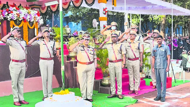 6,573 మంది ఖైదీలకు న్యాయ సహాయం 
