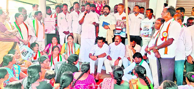 ఉపాధి హామీపై కుట్రలు మానుకోవాలి