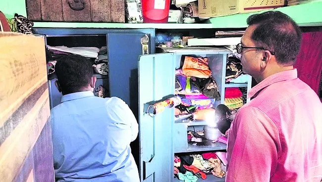 ‘దుర్గం’లో భారీ చోరీ 