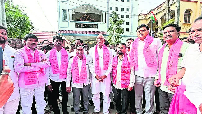 కాక రేపుతున్న వలసలు