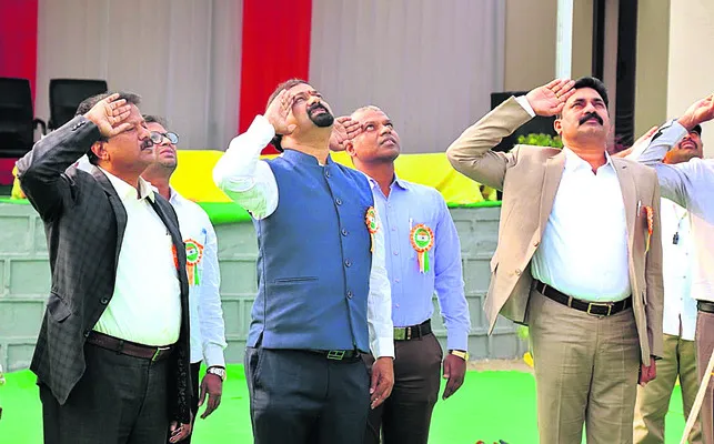 ఆర్జీయూకేటీలో గణతంత్ర వేడుకలు