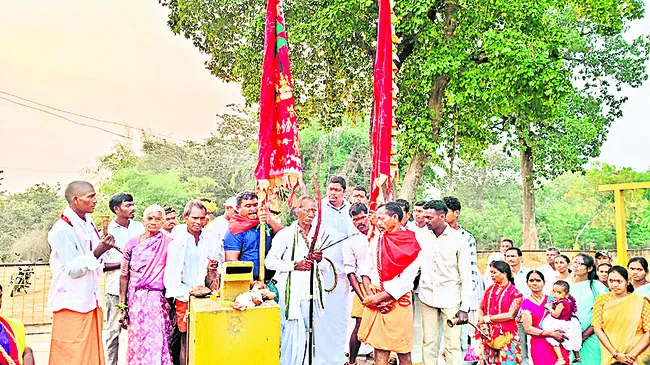 మేడారానికి యాపలగడ్డ పగిడిద్దరాజు
