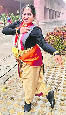 పెదకాకాని శివాలయంలో మాంసాహార భోజనం 
