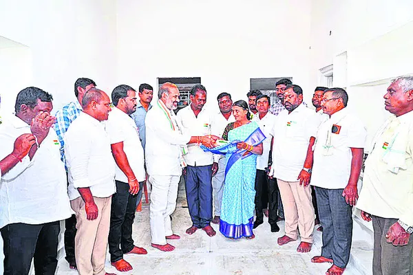 పేదల కళ్లలో ఆనందం