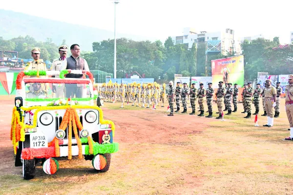 పోర్ట్‌లో రూ.1500 కోట్ల అభివృద్ధి పనులు