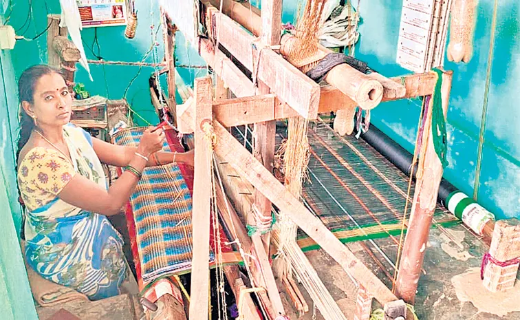 Chandrababu Govt Negligence: Darkness in lives of handloom workers