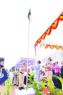 పారదర్శకతకు పెద్దపీట