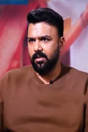 Director Tharun Bhascker Responds On Rumours with Eesha Rebba5