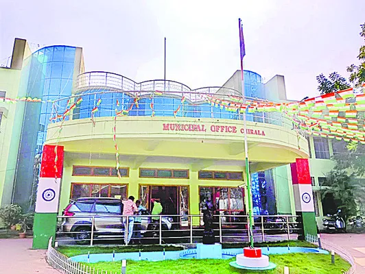 కౌన్సిల్‌లో ఒక మాట...బయట మరో మాట! 