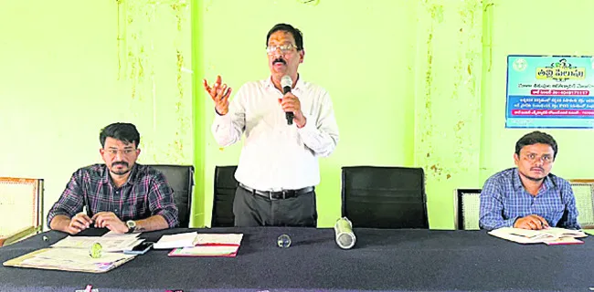 విధుల్లో నిర్లక్ష్యం వహిస్తే చర్యలు