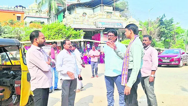 క్యూలైన్లు, ప్రసాదాల కౌంటర్ల పెంపు