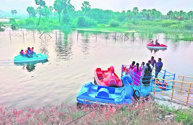 బోటు.. మరమ్మతుల్లో ఎందుకులేటు