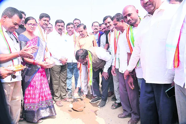 ఖజానా ఖాళీ చేసిన గత ప్రభుత్వం