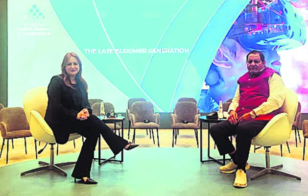 కార్మికుల సమస్యలపై సుదీర్ఘ చర్చలు 